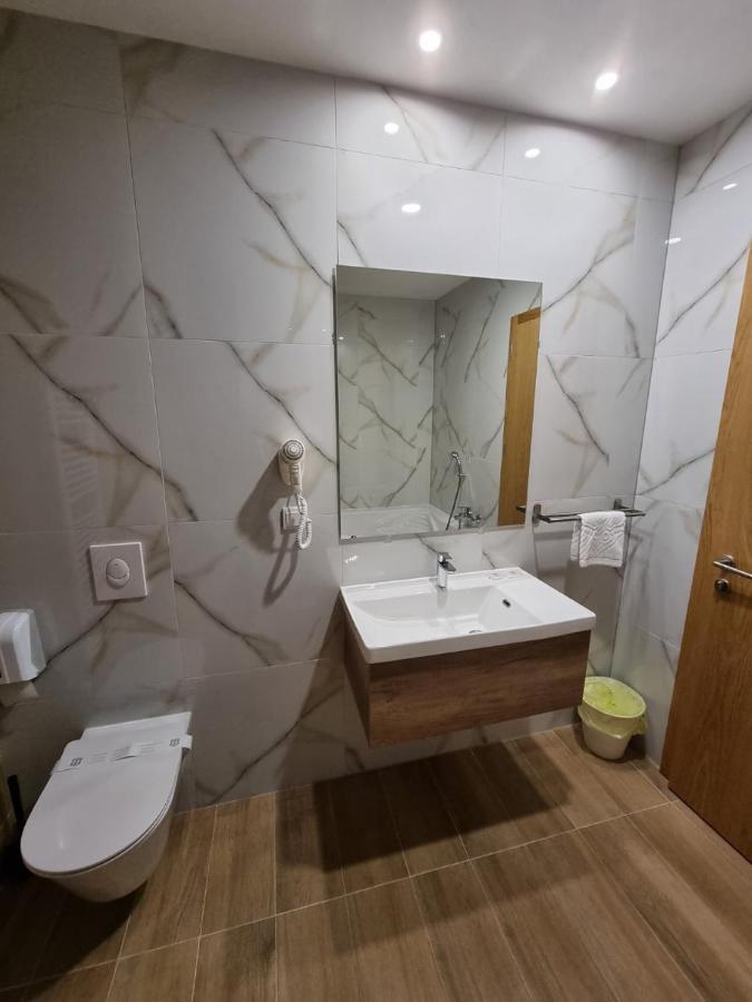 Hotel Safir Біхач Екстер'єр фото