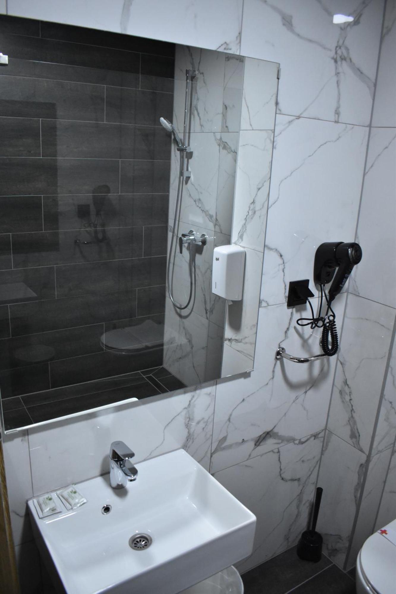 Hotel Safir Біхач Екстер'єр фото