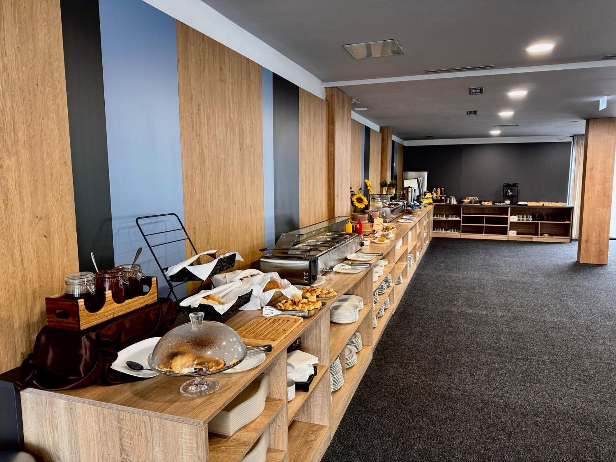 Hotel Safir Біхач Екстер'єр фото
